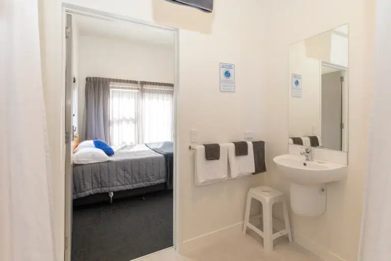 1 one bedroom wheel chair accessible unit hokitika hoki kiwi holiday park